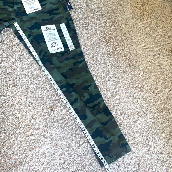 NWT🌟CODE BLEU🇺🇸Skinny🍃Camo PANTS🍃F’AB Body Sculpt Flex Fabric Size 12 - Picture 6 of 12